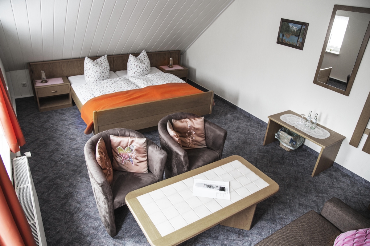 Hotel Restaurant Oberland Neuhaus am Rennweg - Foto: 