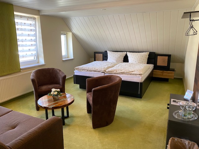 Hotel Restaurant Oberland Neuhaus am Rennweg - Foto: 