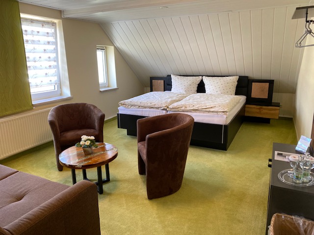 Hotel Restaurant Oberland Neuhaus am Rennweg - Foto: 